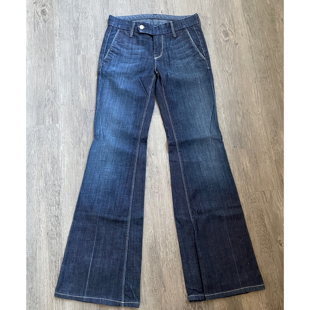 7 for all Mankind jeans. Stylish. Flare/wide lag. Size 25.